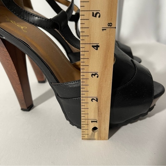 Qupid Women's Black T -Strap Size 7.5 - Picture 5 of 12